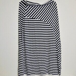 Time & Tru Skirt  M Navy Blue white striped  W/Slit